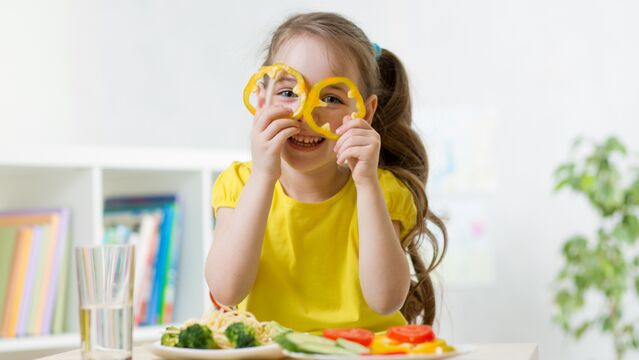 Meyve-sebze yiyen çocuklar derslerde daha başarılı!