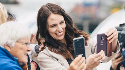 Çocuğunu uyutmaya giden başbakan: Jacinda Ardern