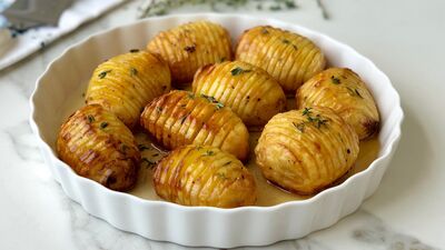 Fırında tereyağlı çıtır patates