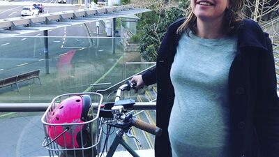 Yeni Zelandalı milletvekili doğuma bisikletle gitti