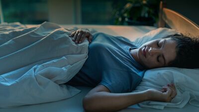 Uykuya dalarken düşer gibi hissettiğiniz oldu mu?