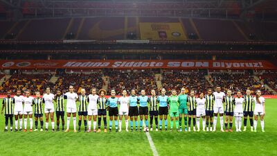 Kadın futbolunun ilk derbisinden mesaj: "Kadına şiddete son"
