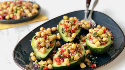 Avokadolu nohut salatası