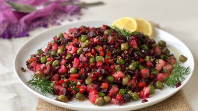 Kök sebze salatası