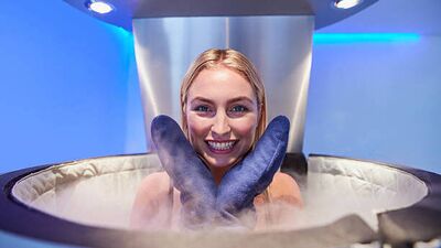 Cilde buz sürmek zararlı mı? Soğuk oda terapisi hakkında bilmeniz gerekenler...