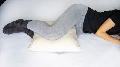 Bacaklarınızın arasına yastık koyarak uyuyorsanız...