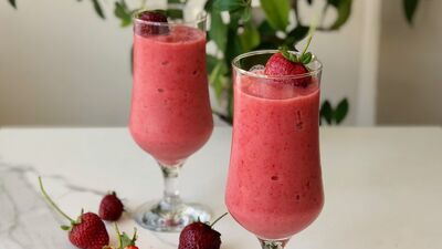 Çilekli smoothie
