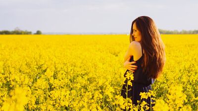 Yalnız değilsin! Önce kendine sarıl...