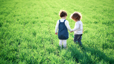 Çocukluk arkadaşlıklarını sürdürmeli miyiz?