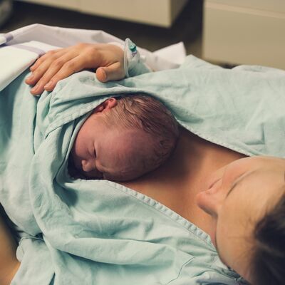 Doktora nasıl doğum yaptıracağı anlatılır mı?