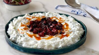 Kuru cacıklı atom tarifi 
