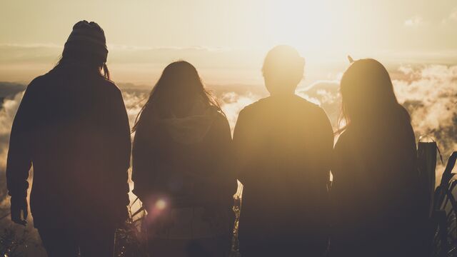 İnsan hiç arkadaşını kıskanır mı?!