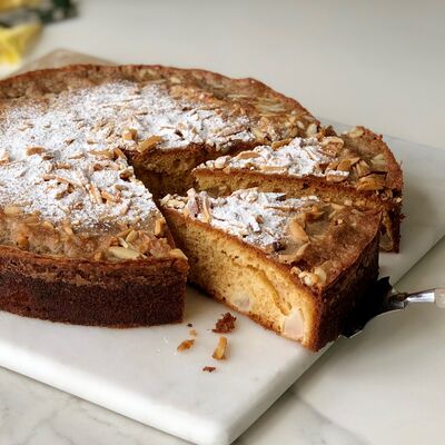 Armutlu tarçınlı bademli kek 