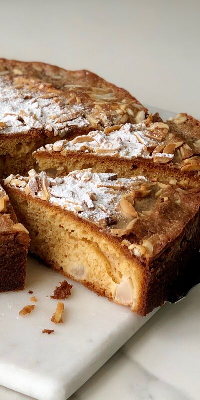 Armutlu tarçınlı bademli kek 