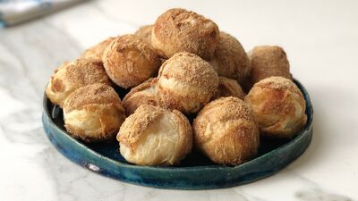Peynirli minik top börek