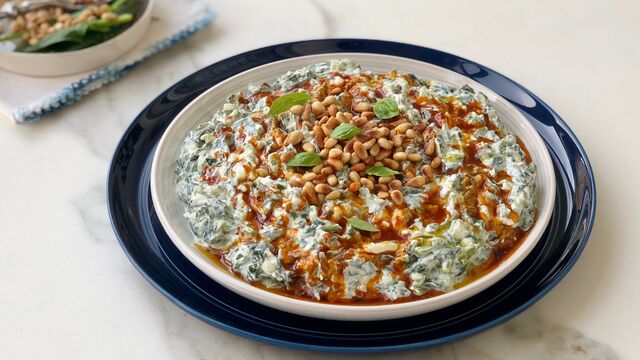 Ispanaklı fıstıklı borani