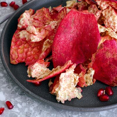 Nar kabuklarını çöpe atmayın!