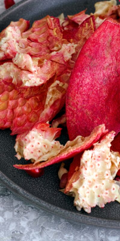 Nar kabuklarını çöpe atmayın!