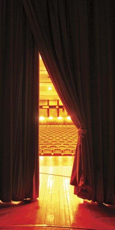 Tozlu sahneye imzasını atanlar