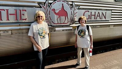 "Gezgin büyükanneler" 81 yaşında dünya turundan döndü