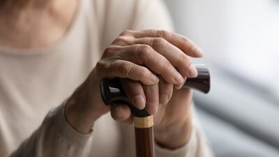 Stres etkisi: Alzheimer kadınlarda daha sık görülüyor