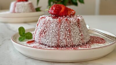 Reçelli sütlü irmik tatlısı