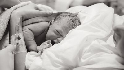 Doğumun tıbbileşmesi: Kadınların deneyimleri ve tıbbi müdahaleler