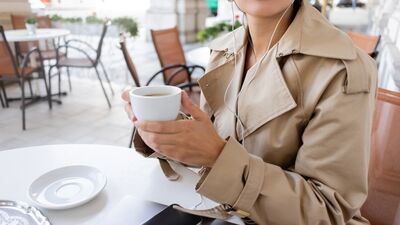 Sonbaharda kısa trençkotlar yükselişte