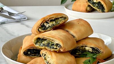 Ispanaklı peynirli rulo börek