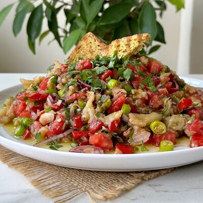 Közlenmiş patlıcan salatası