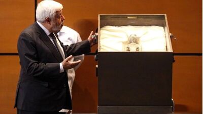 "Bu uçsuz bucaksız evrende yalnız değiliz..."