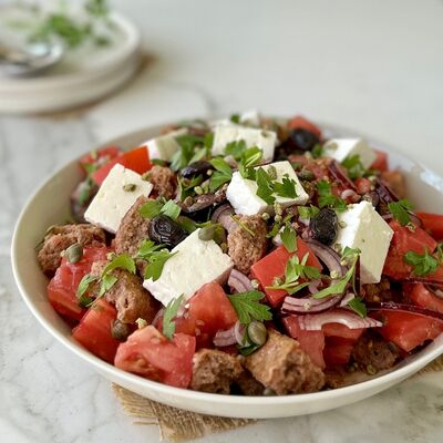 Dakos salatası