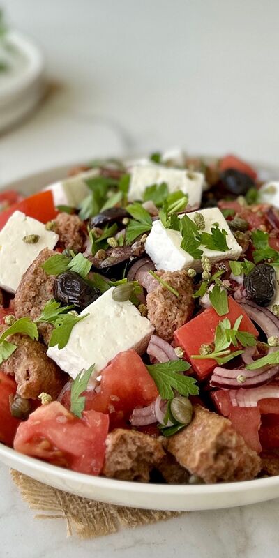 Dakos salatası