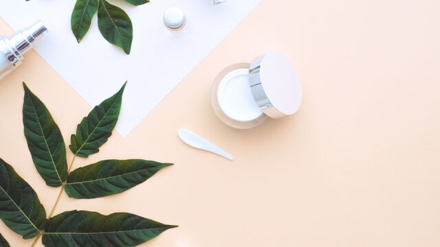 Göz çevresi kreminizi ihtiyaca uygun seçin!