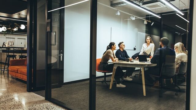 İş yerindeki ilginizi ve işinize olan bağlılığınızı artırmak için...