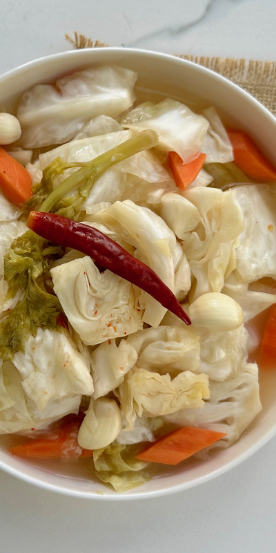 Acı biberli lahana turşusu