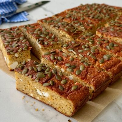 Kırmızı mercimekli peynirli tuzlu kek