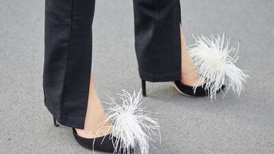 Tüylü topuklular yeniden yükselişte!