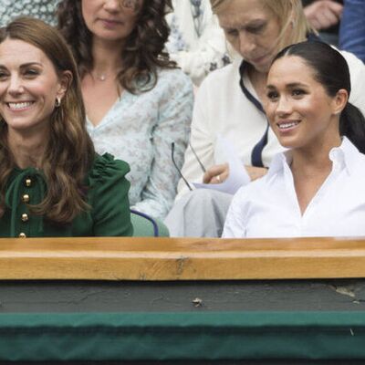 Kraliyet kadınlarının gardırobunda bulunan klasik parçalar