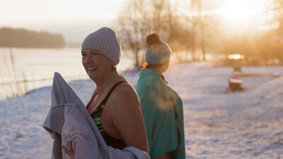 Soğuk suda yüzmek menopoz belirtilerine iyi geliyor