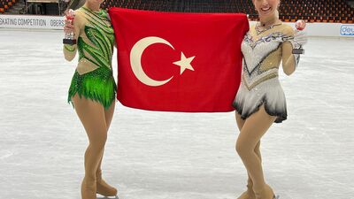 Buz pateninde çifte madalya sevinci