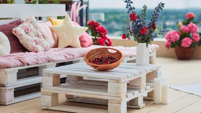 Pembe esintili balkonlar