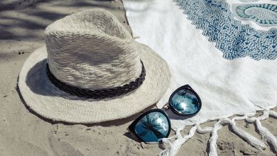 Her güneş gözlüğü korumaz!