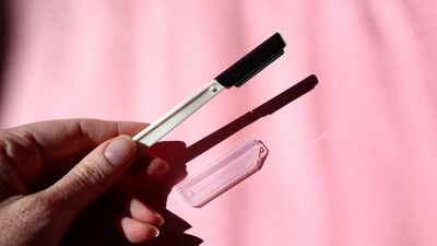 Pürüzsüz ve parlak bir cilt: Dermaplaning