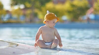 Suya girmek istemeyen çocuğa nasıl davranmalı?