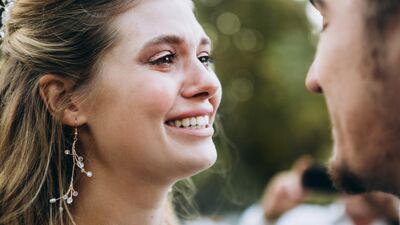 Mutlu olunca neden ağlarız?