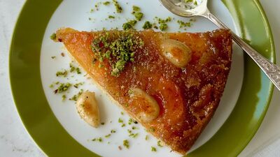 Kayısılı bademli alt - üst kek 