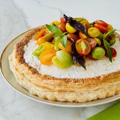 Milföylü domatesli peynirli tart