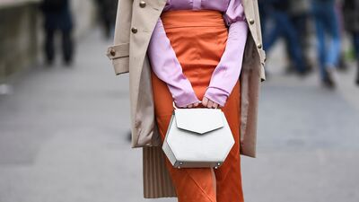 Saten gömlekle şık olmanın 5 yolu