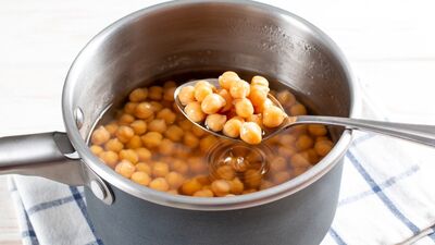 Bakliyatları pişirmeden önce ıslatmak...